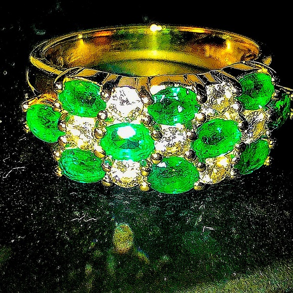 14 kt Colombian Emerald & Diamond Ring - Picture 2 of 10